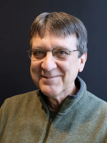 Headshot of Steve.