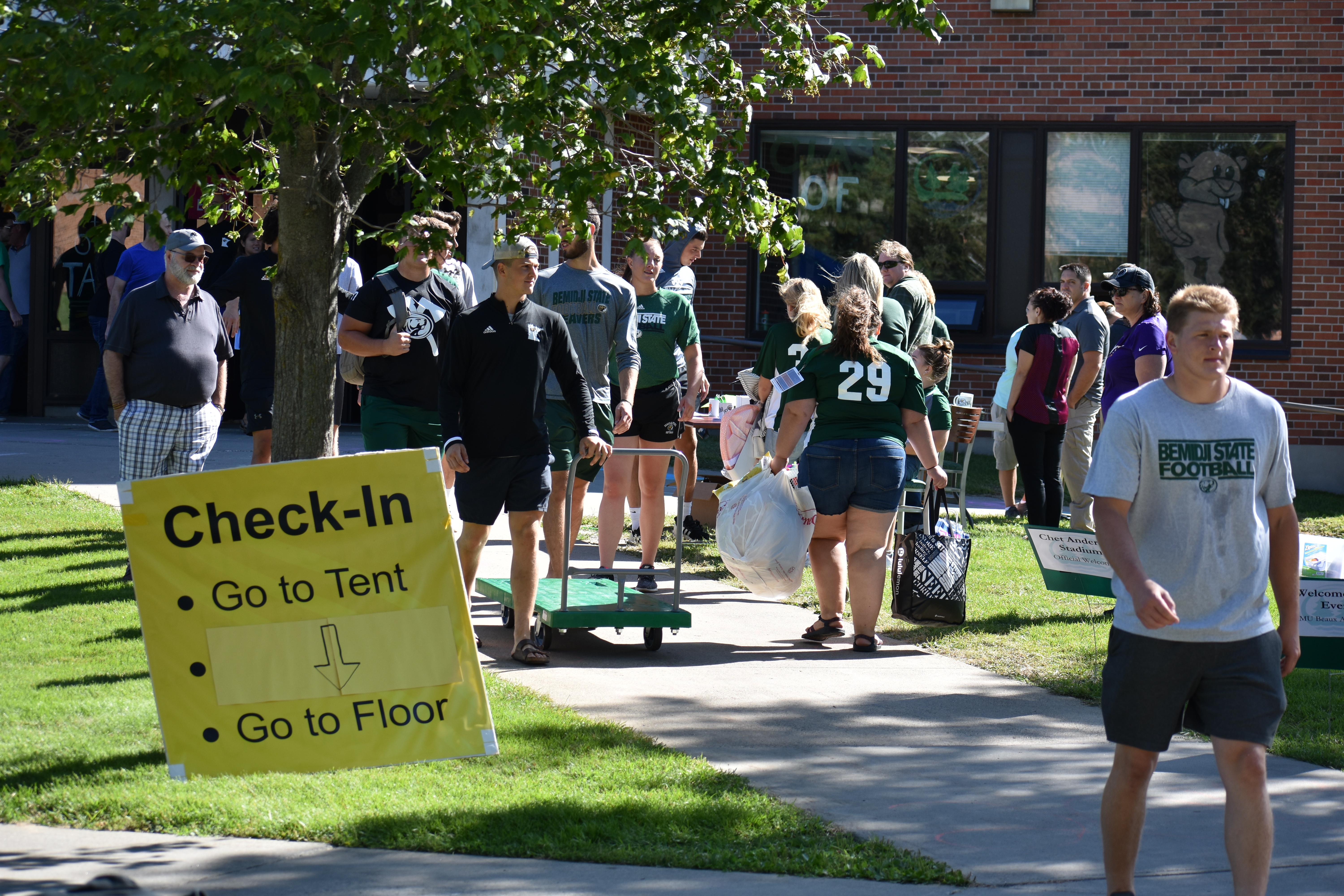 New students moving into the dorms during Move-In Day.