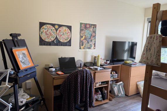 Linden room in a three-person suite.